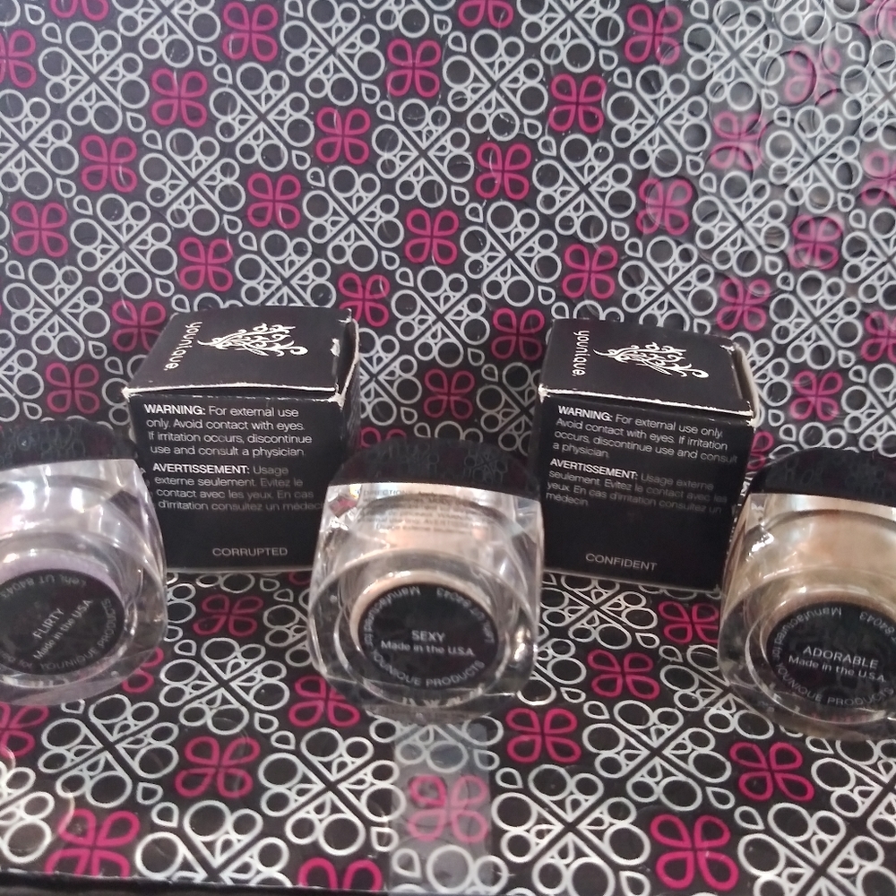 Mood stuck minerals pigment
